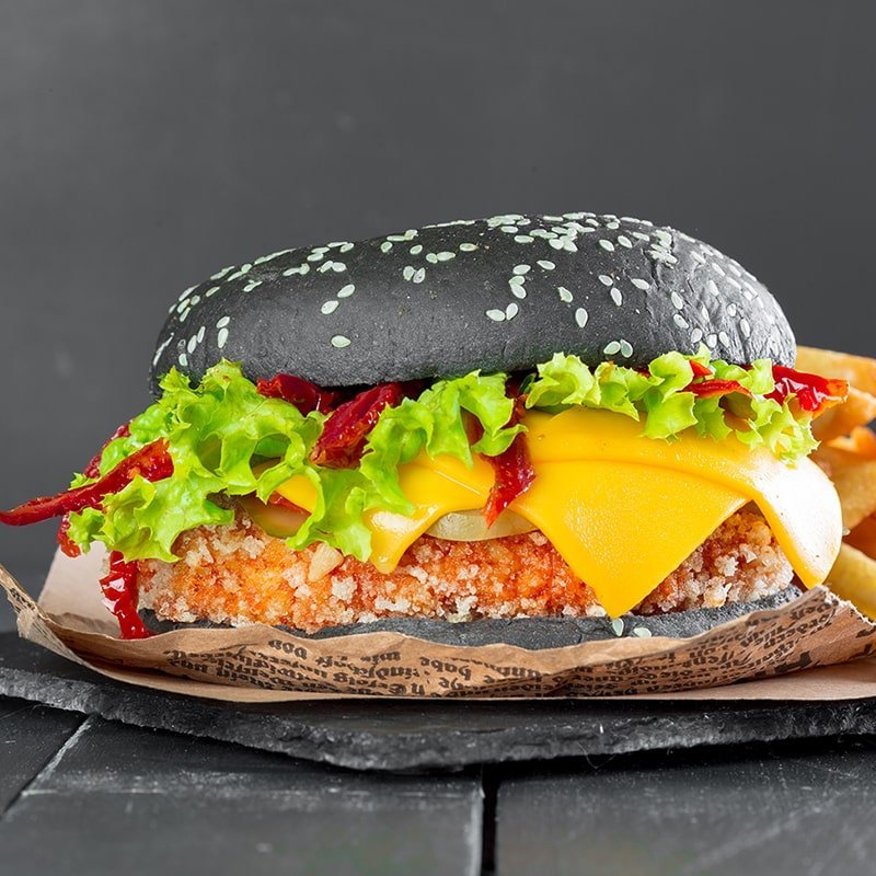 Black Burger Crispy con Queso Cheddar